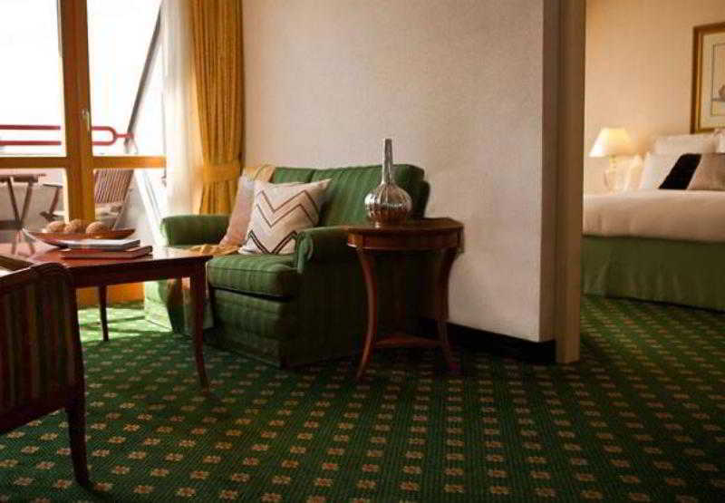 ルネッサンス ウィーン ア マリオット ライフスタイル ホテル 部屋 写真
